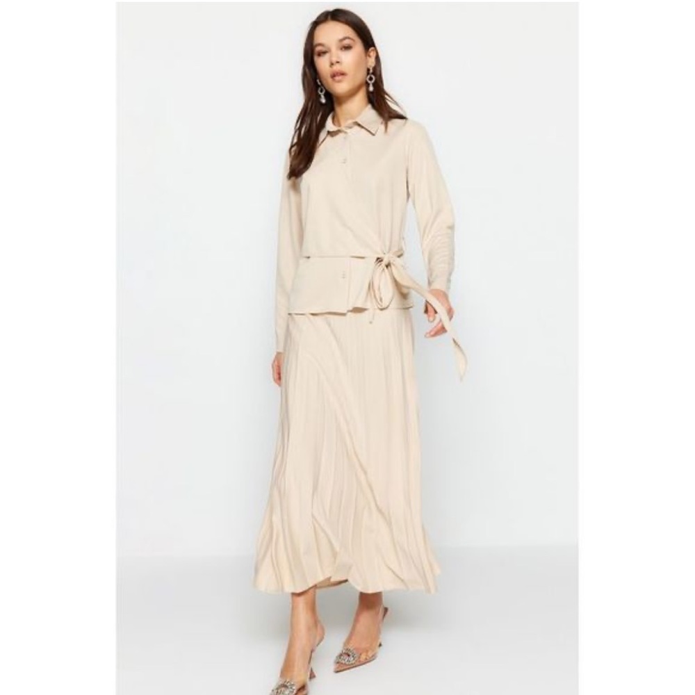 Two piece skirt set